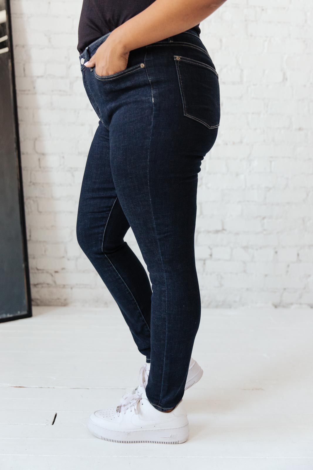 Everyday Tummy Control Skinnies In Dark Wash