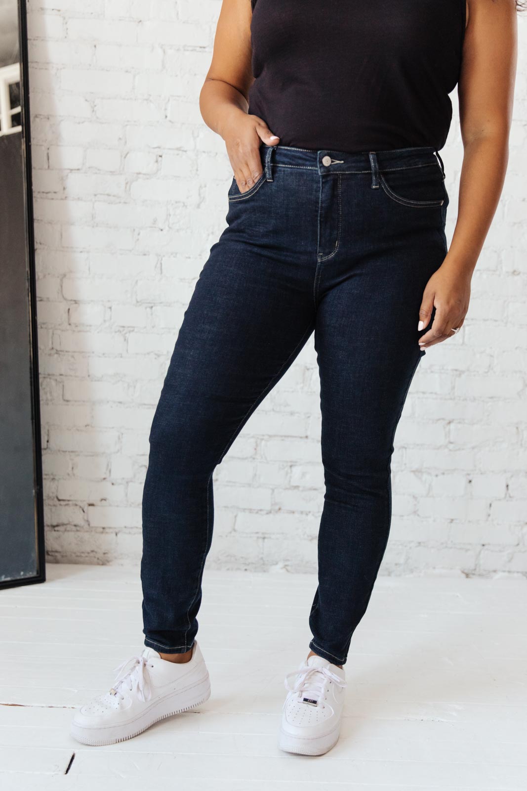 Everyday Tummy Control Skinnies In Dark Wash