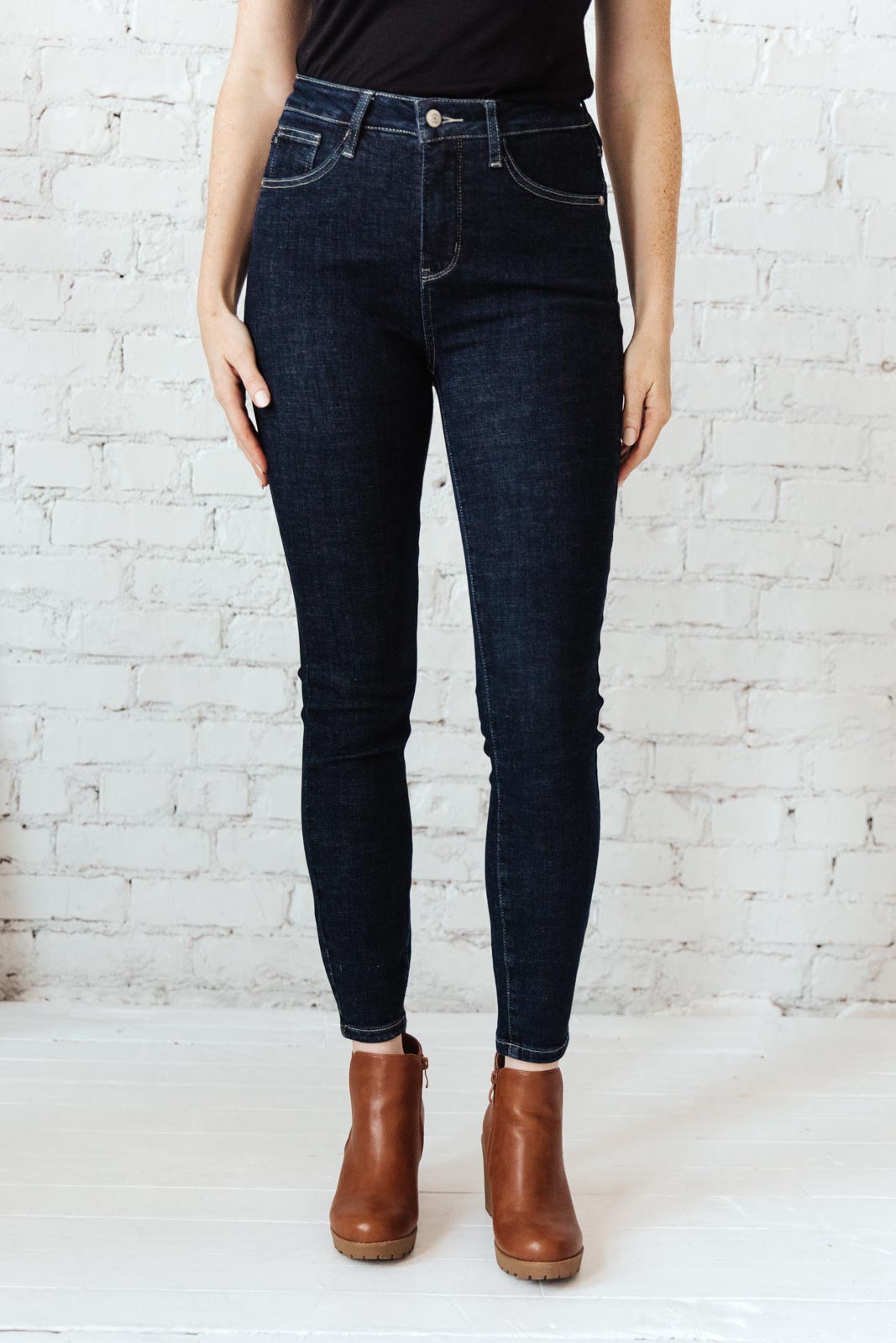 Everyday Tummy Control Skinnies In Dark Wash